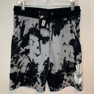 Nike men’s M standard fit shorts black gray new